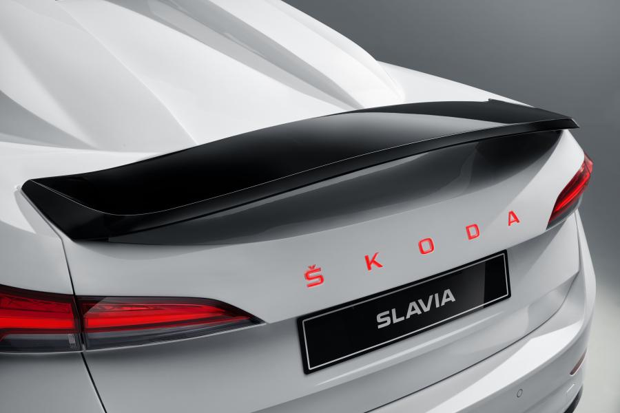 Детали интерьера Skoda Slavia Concept 2020 года  (фото 10 из 34)